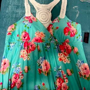 Short floral NOBO dress